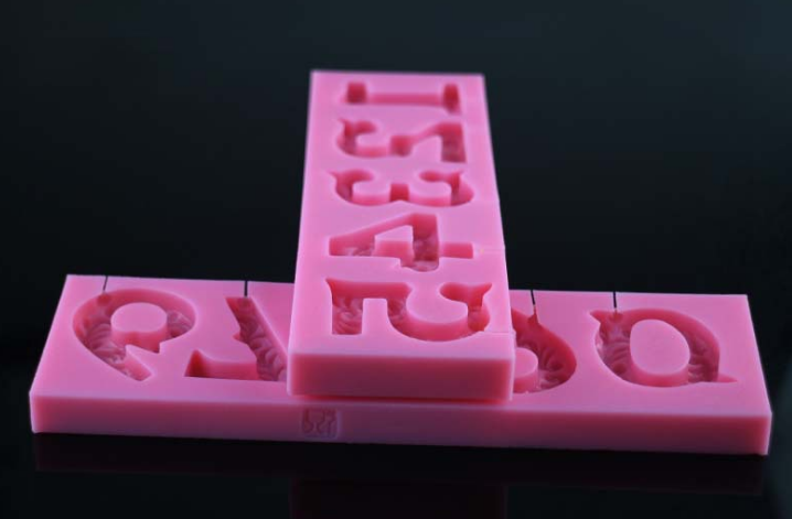 硅膠模具制作過程中出現(xiàn)氣泡的原因和解決辦法 硅膠模具制作過程中出現(xiàn)氣泡的原因和解決辦法