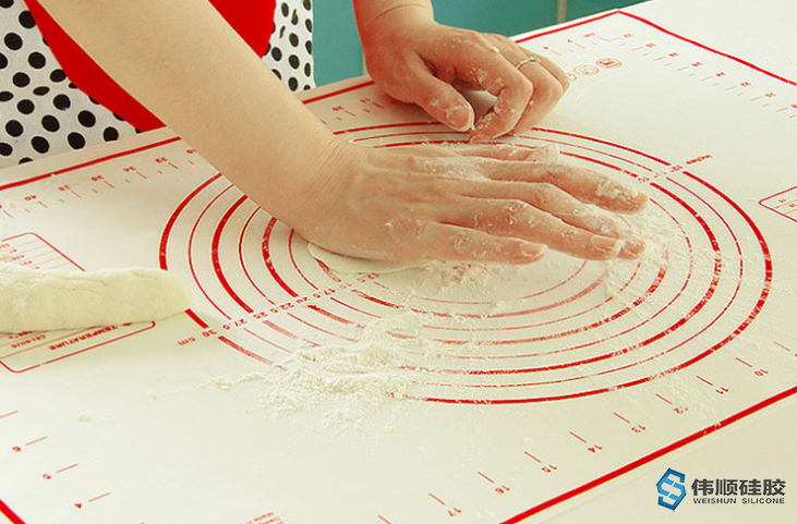 固態(tài)硅膠的生產(chǎn)流程是怎樣的,固態(tài)硅膠制品的工藝 固態(tài)硅膠的生產(chǎn)流程是怎樣的,固態(tài)硅膠制品的工藝