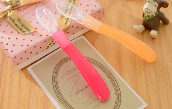 硅膠勺子好用嗎 硅膠勺子好用嗎